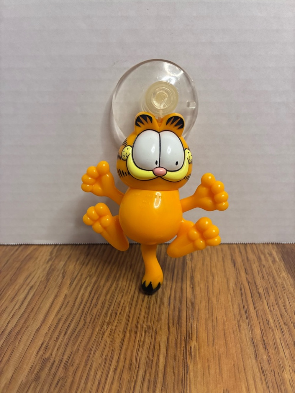 Vintage 90's Garfield Suction Cup Car Window Crawling Cling String Pull Toy.